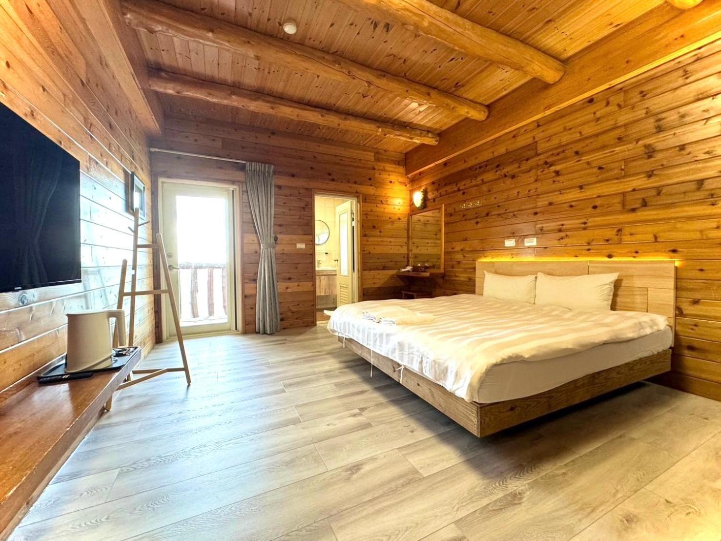 Dingdai Glass Villa Ренай Екстериор снимка