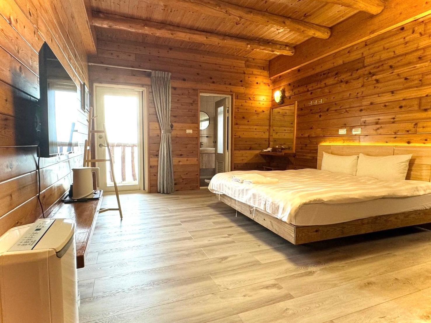 Dingdai Glass Villa Ренай Екстериор снимка