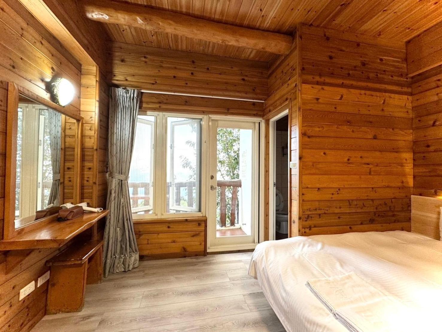 Dingdai Glass Villa Ренай Екстериор снимка
