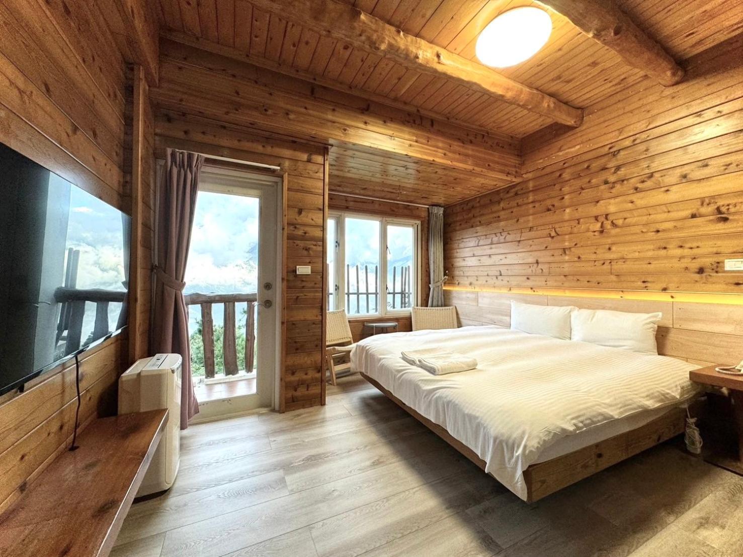 Dingdai Glass Villa Ренай Екстериор снимка