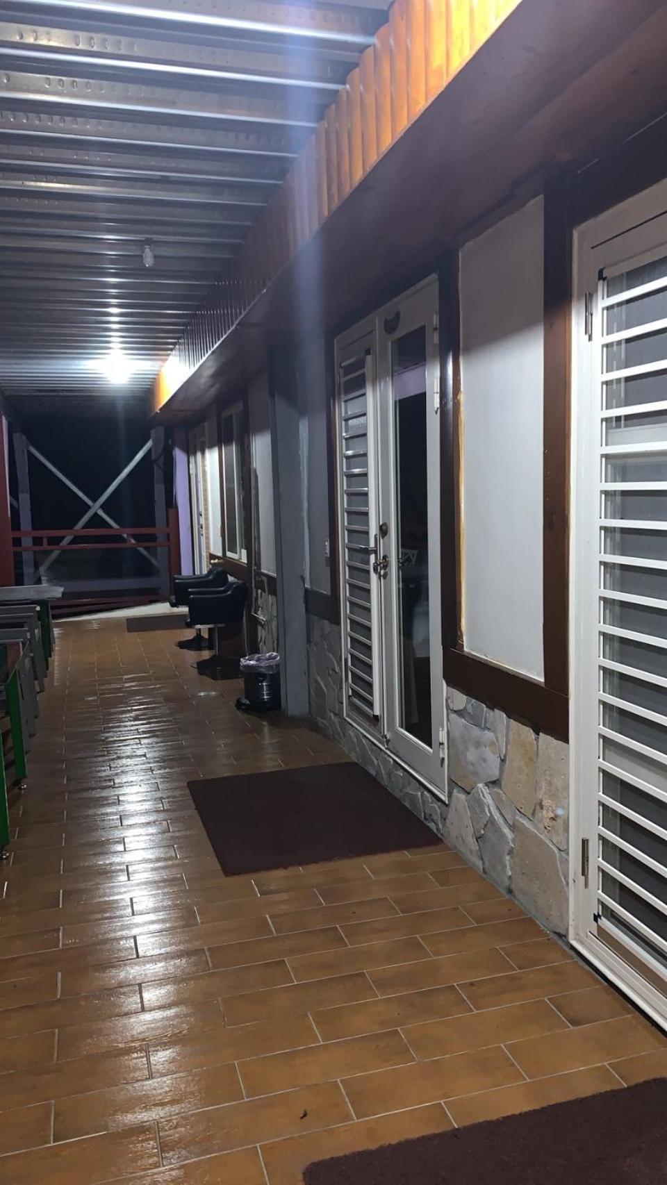 Dingdai Glass Villa Ренай Екстериор снимка